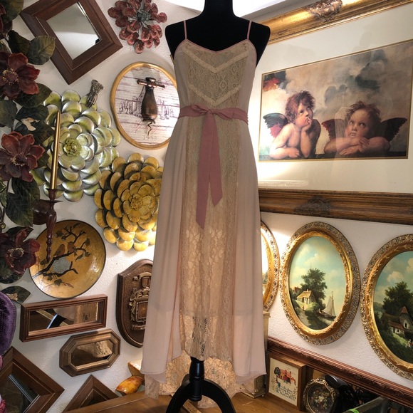 PREOWNED FLYING TOMATO SZ L  Elegant Lace Maxi Dress with Beige and Pink Accents - Picture 1 of 7